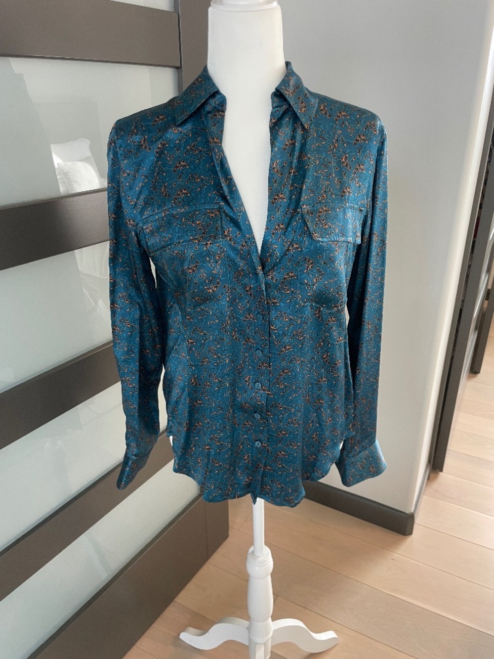 Gold Hawk 100% Silk Teal Floral Utility Button Down Blouse